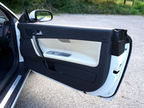 Used 2011 Volvo C70 T5 image 25