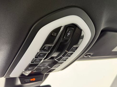 New 2025 Porsche Macan image 23