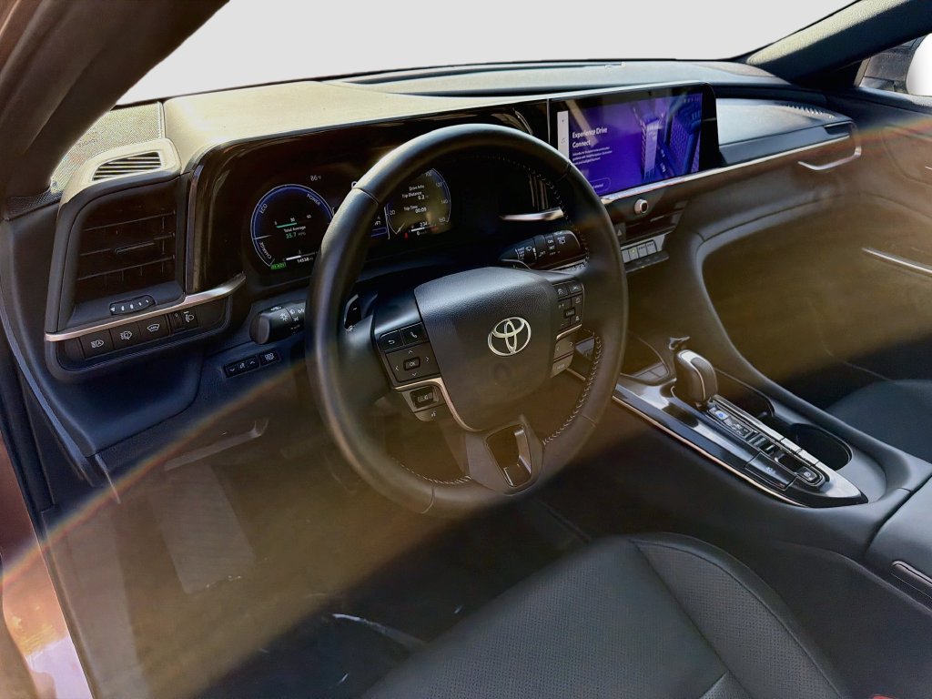 Used 2025 Toyota Crown Signia AWD/4WD image 9