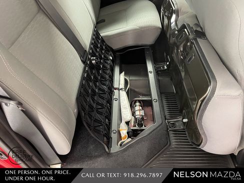 Used 2019 Toyota Tacoma SR image 40