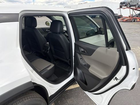 New 2026 Chevrolet Equinox LT w/ Convenience Package II image 23