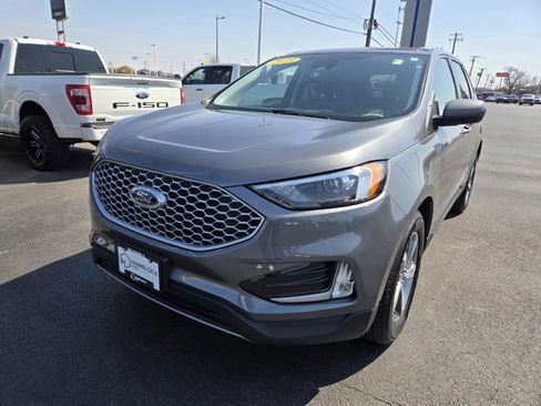 Used 2023 Ford Edge SEL w/ Convenience Package image 4
