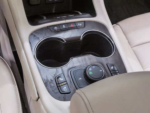 Used 2020 GMC Acadia Denali w/ Technology Package image 21