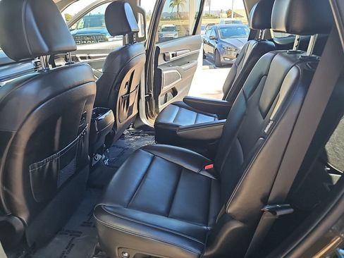 Used 2025 Kia Telluride S FWD image 14