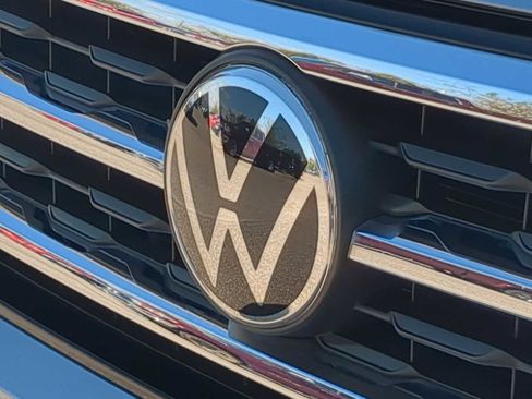 Certified 2022 Volkswagen Atlas Cross Sport SEL R-Line image 12