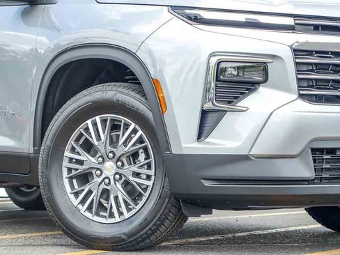 New 2026 Chevrolet Traverse LT w/ LPO, Floor Liner Package FWD image 4
