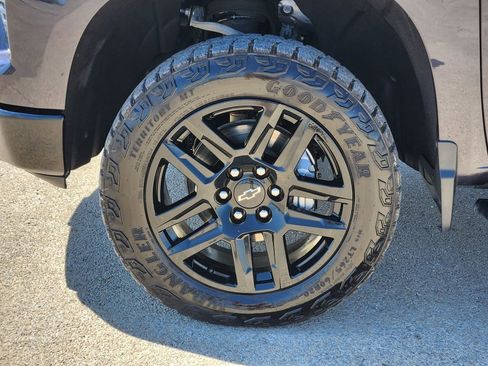 Used 2024 Chevrolet Silverado 1500 LT Trail Boss w/ Convenience Package II image 10