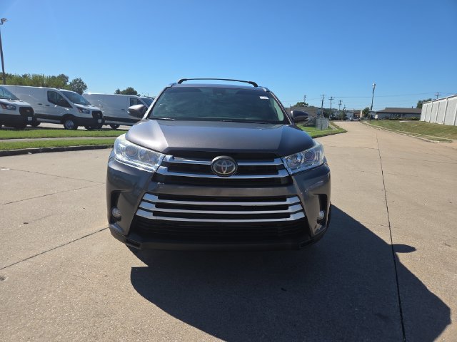 Used 2017 Toyota Highlander XLE AWD/4WD image 8