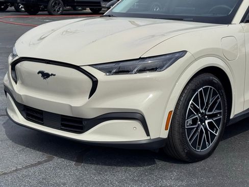 Used 2025 Ford Mustang Mach-E Premium image 37