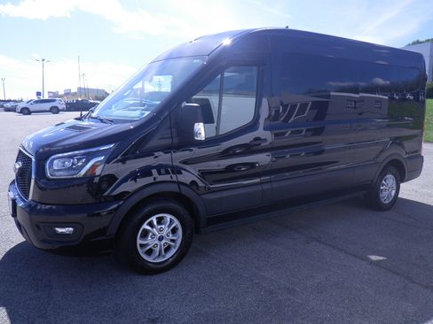 Used 2023 Ford Transit 350 XLT image 2