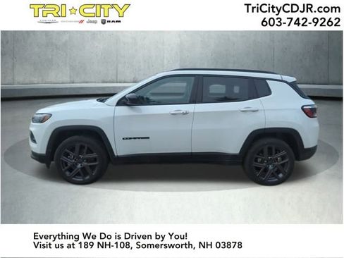 New 2026 Jeep Compass Latitude image 2