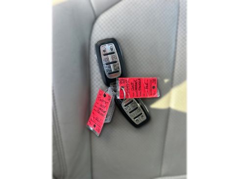 Used 2018 Chrysler Pacifica Touring-L Plus w/ Tire & Wheel Group FWD image 33