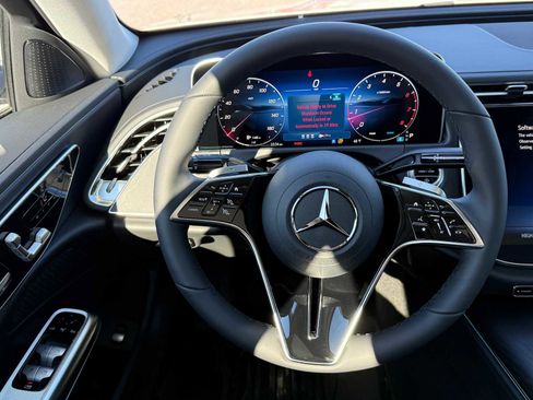 Used 2025 Mercedes-Benz E 350 4MATIC Sedan image 13