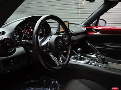 Used 2017 MAZDA MX-5 Miata Club w/ Brembo/BBS Package RWD image 13