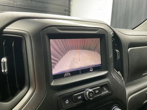 Used 2025 Chevrolet Silverado 1500 Custom image 18