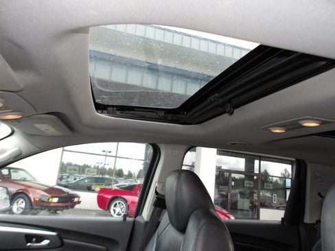 Used 2011 Chevrolet Traverse LT w/ Personal Connectivity Package image 16