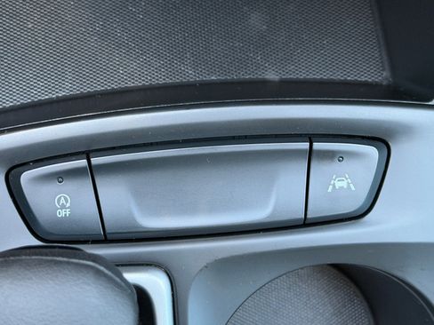 Used 2025 Chevrolet Trax LS w/ LS Convenience Package FWD image 27