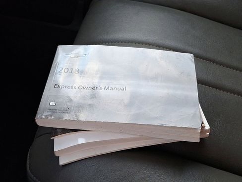 Used 2018 Chevrolet Express 3500 w/ Driver Convenience Package image 27