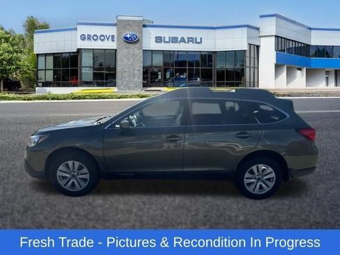 Used 2017 Subaru Outback 2.5i Premium AWD/4WD image 2
