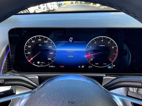 Used 2025 Mercedes-Benz GLB 250 4MATIC image 22