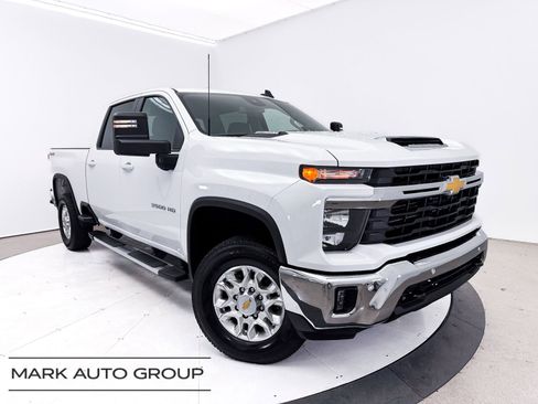Used 2025 Chevrolet Silverado 3500 LT w/ Safety Package image 1