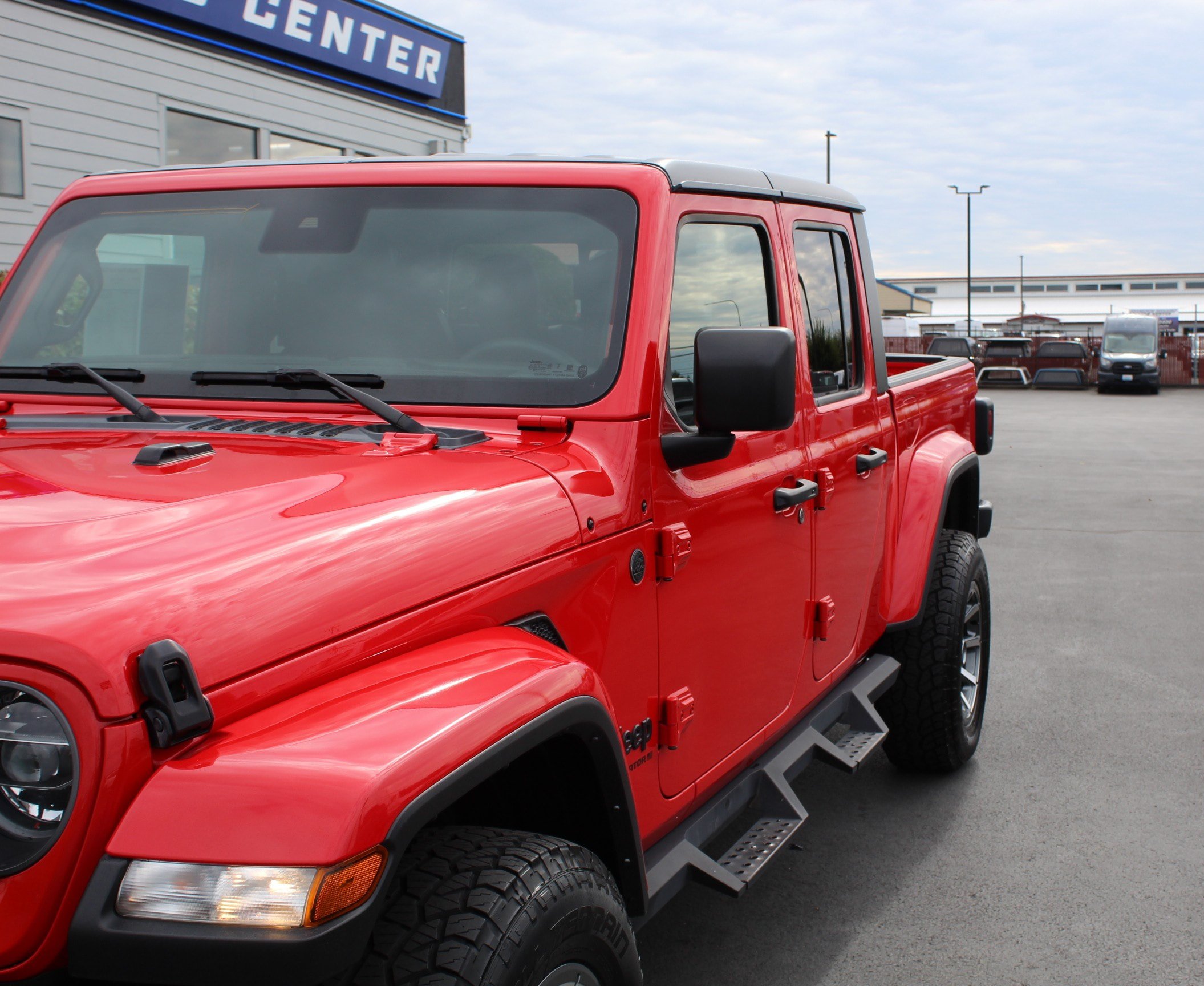 Used 2024 Jeep Gladiator Sport AWD/4WD image 12