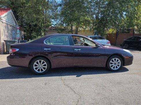 Used 2004 Lexus ES 330 FWD image 2