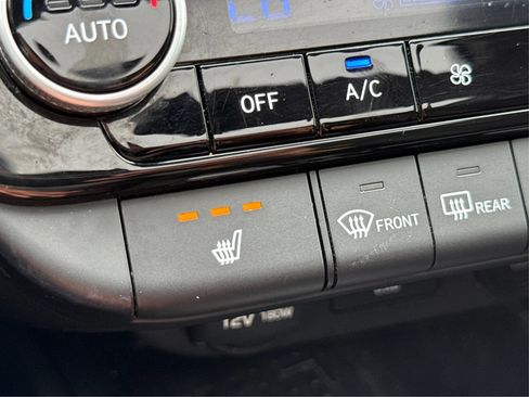 Used 2021 Hyundai Elantra SEL w/ Convenience + Premium Package FWD image 43