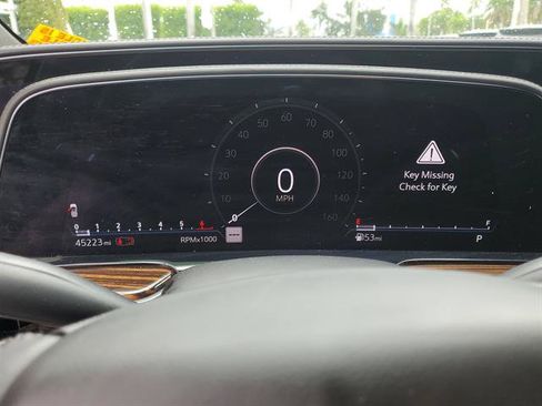Used 2021 Cadillac Escalade Premium Luxury RWD image 59