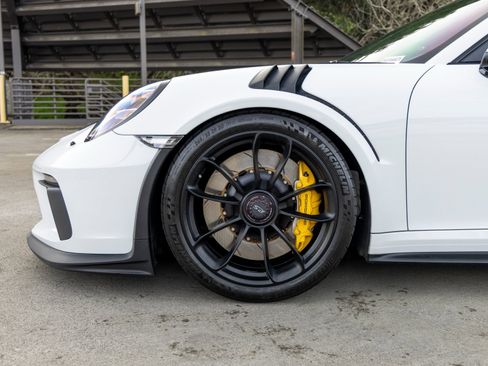 Used 2019 Porsche 911 GT3 RS image 12
