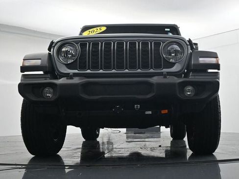 Used 2025 Jeep Wrangler Sport AWD/4WD image 37