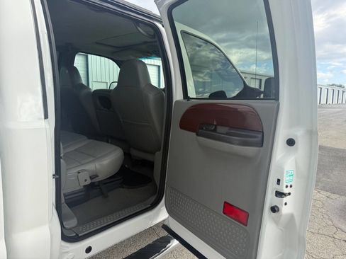 Used 2006 Ford F350 Lariat image 74