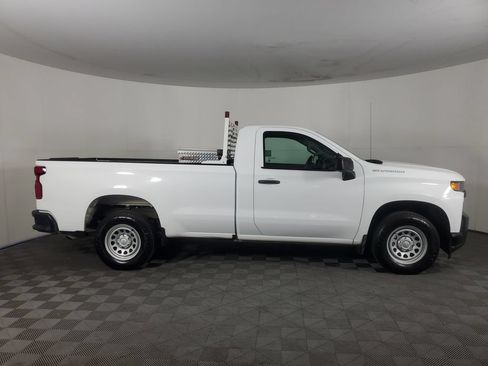 Used 2021 Chevrolet Silverado 1500 W/T RWD image 2