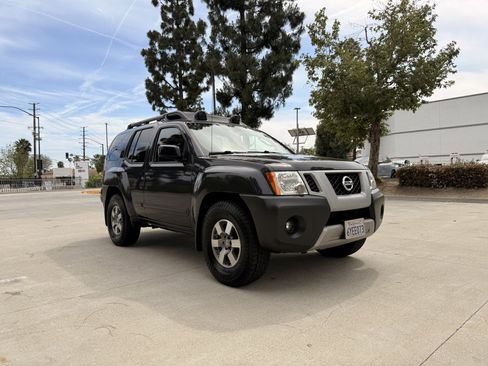 Used 2011 Nissan Xterra PRO-4X w/ Pro-4x Leather Pkg image 2