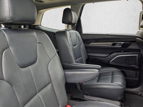 Used 2022 Kia Telluride SX w/ Nightfall Edition Package image 21
