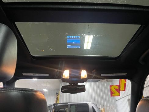 Used 2012 Chrysler 300 S w/ Luxury Group image 9