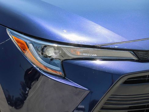 Used 2023 Toyota Corolla LE FWD image 4