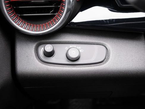 New 2025 Chevrolet Trax RS image 9