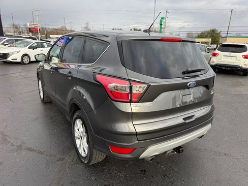 Used 2017 Ford Escape SE image 7