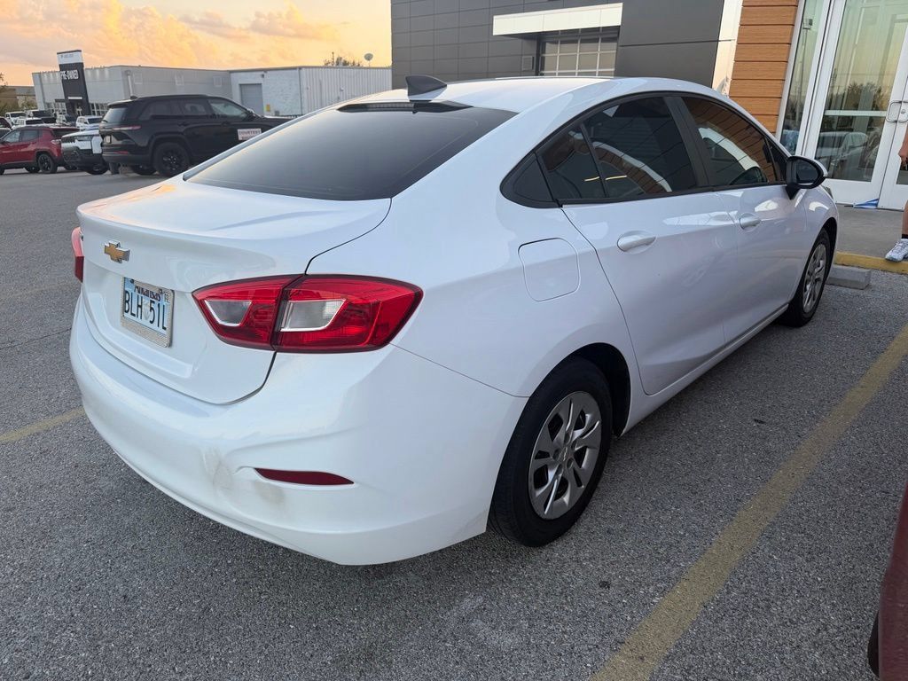 Used 2019 Chevrolet Cruze Sedan FWD image 6