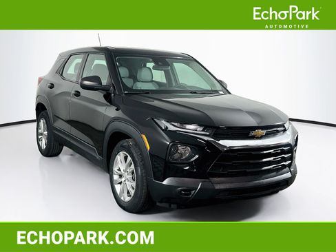 Used 2021 Chevrolet TrailBlazer LS FWD image 1