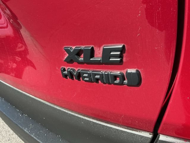 Certified 2022 Toyota RAV4 XLE w/ XLE Grade Weather Package AWD/4WD image 32