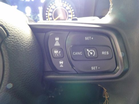 Used 2024 Jeep Wrangler Unlimited Sport AWD/4WD image 31