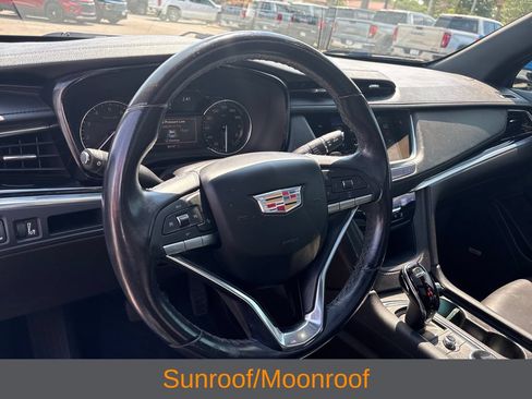 Used 2022 Cadillac XT6 Luxury FWD image 7