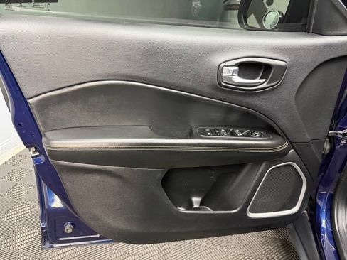 Used 2018 Jeep Compass Sport FWD image 36
