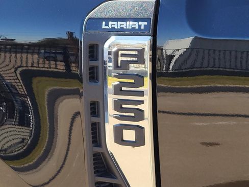 Used 2024 Ford F250 Lariat w/ FX4 Off-Road Package image 13