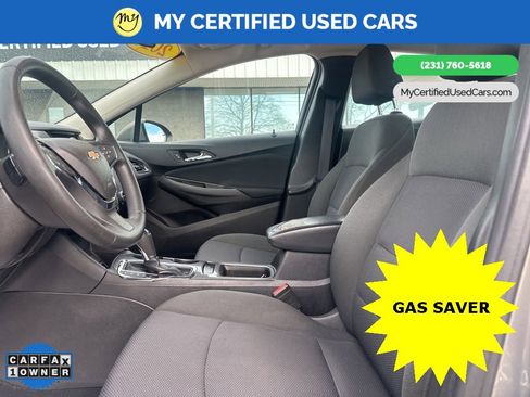 Used 2017 Chevrolet Cruze LT w/ Convenience Package image 9