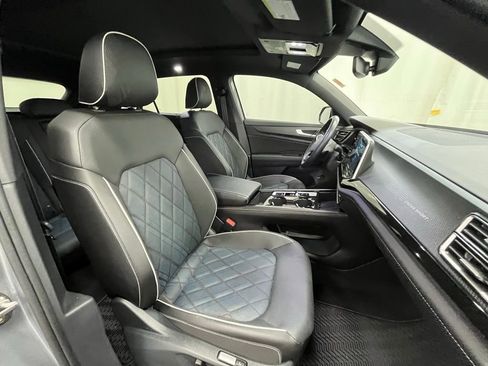 Certified 2025 Volkswagen Atlas Cross Sport SEL Premium R-Line image 13