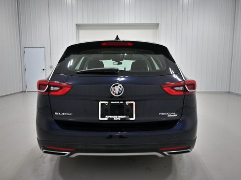 Used 2018 Buick Regal Essence w/ Driver Confidence Package #1 AWD/4WD image 30