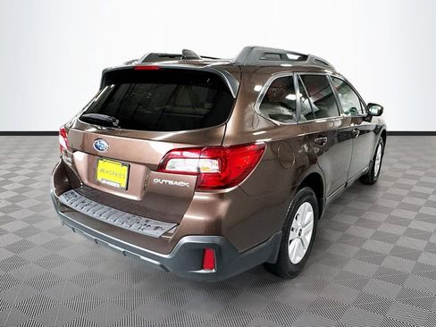 Used 2019 Subaru Outback 2.5i Premium w/ Popular Package #2 image 4